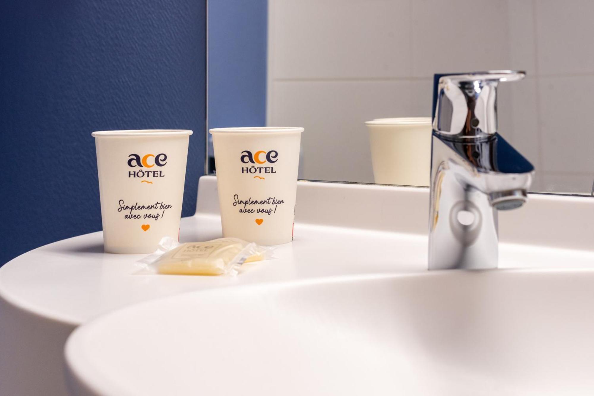 Ace Hotel Clermont Ferrand La Pardieu Bagian luar foto