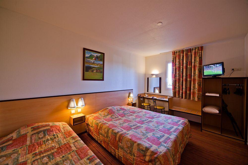 Ace Hotel Clermont Ferrand La Pardieu Bagian luar foto