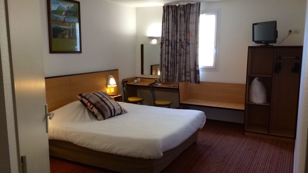 Ace Hotel Clermont Ferrand La Pardieu Bagian luar foto