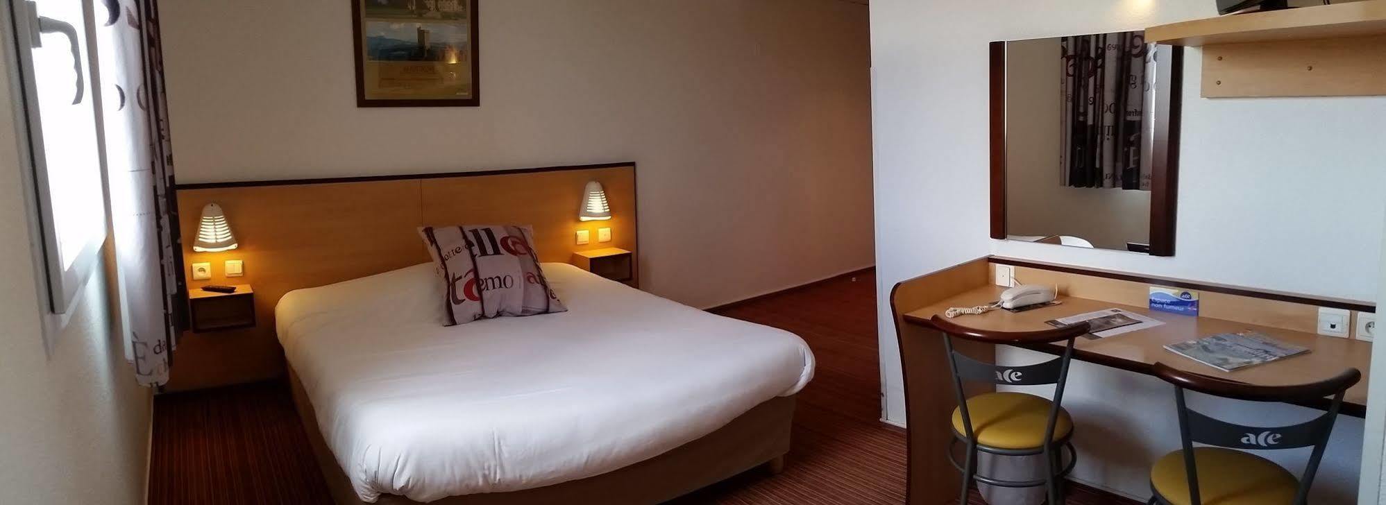 Ace Hotel Clermont Ferrand La Pardieu Bagian luar foto